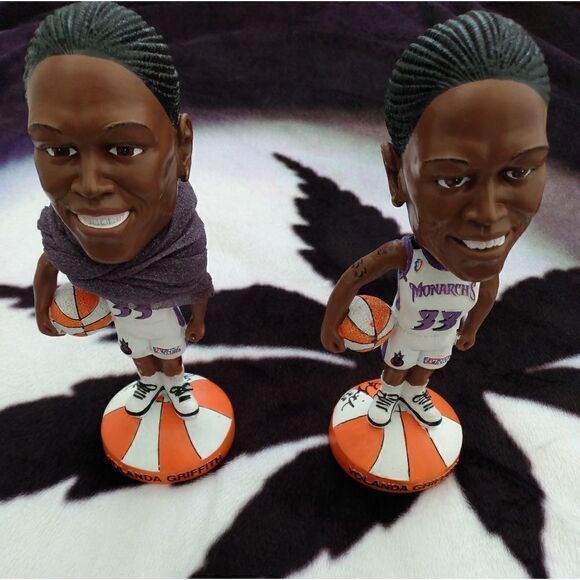 “Signed Yolanda Griffith Sacramento Monarchs Bobblehead” both of them - Picture 4 of 16